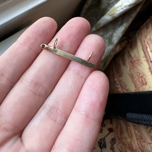 14k YG matchstick pendant with garnet - Picture 6 of 7